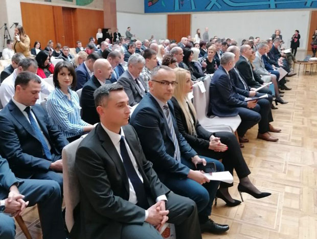 Милиони за децу: Расподела новца за финансирање мера популационе политике широм земље